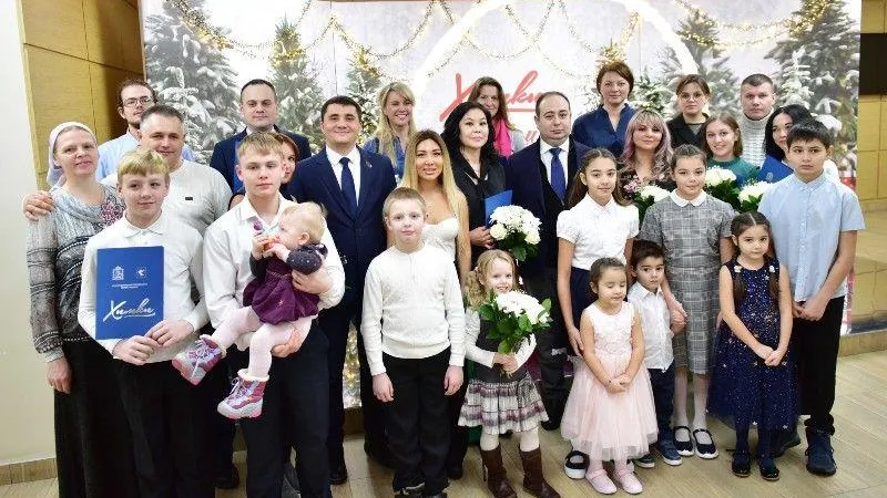 Молодые и многодетные семьи из Химок получили субсидии на покупку квартир
