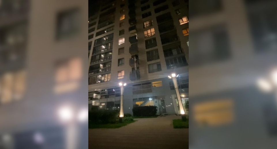 Девушка сорвалась, пытаясь сбежать через окно после ссоры с бойфрендом в Москве