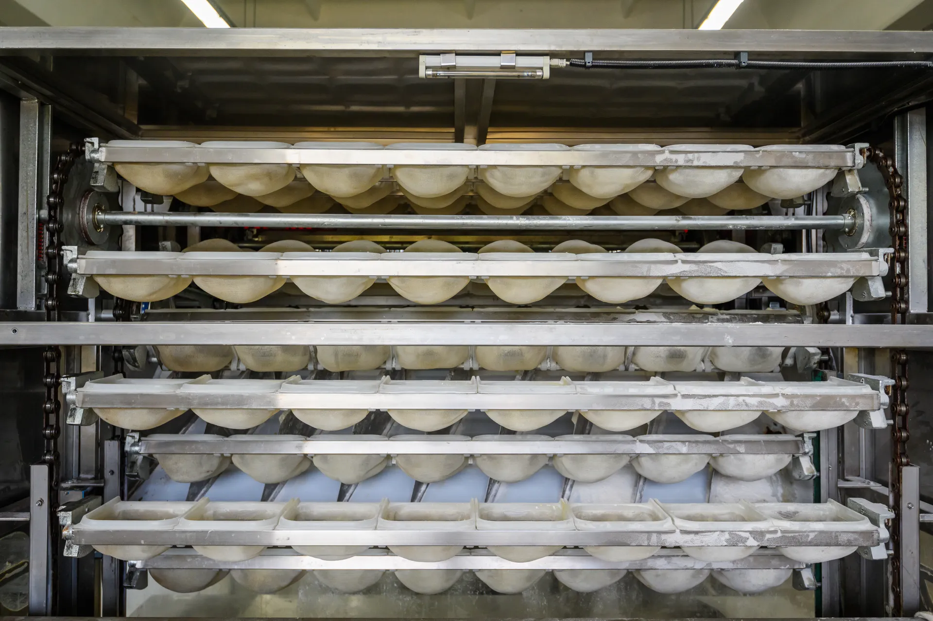 Производство бездрожжевого хлеба в компании «Хлебъ Иван Давыдовъ» из Каширы