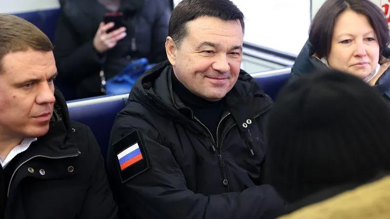 Губернатор в Пушкино проехал в электричке, чтобы проверить загруженность Ярославского направления