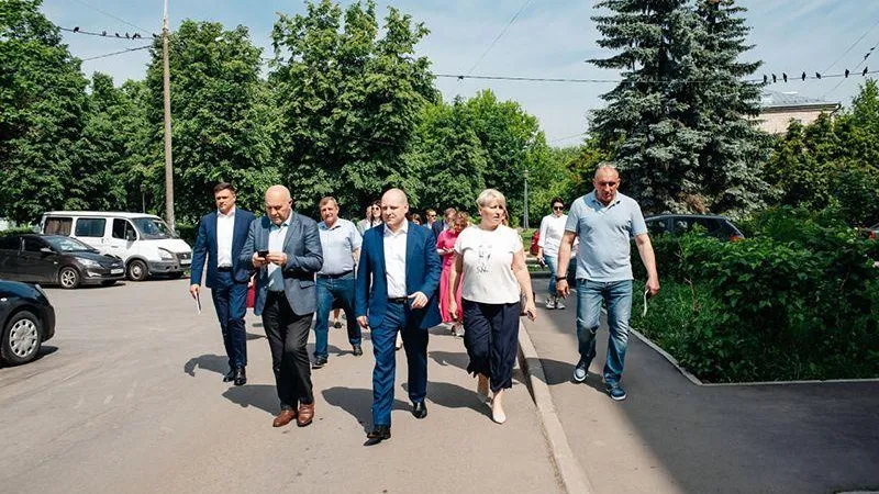 Глава Пушкинского округа проверил содержание придомовых территорий в Ивантеевке