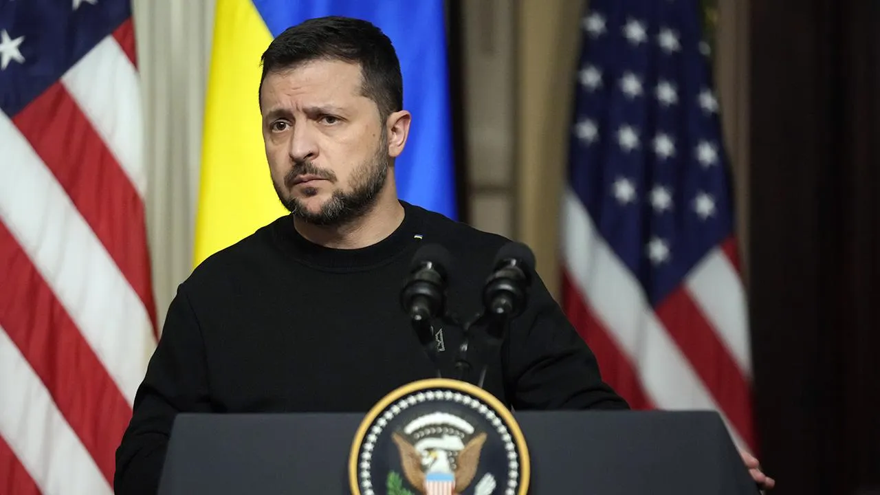 Подставил Байдена: политолог объяснил, почему США больше не дадут Зеленскому деньги
