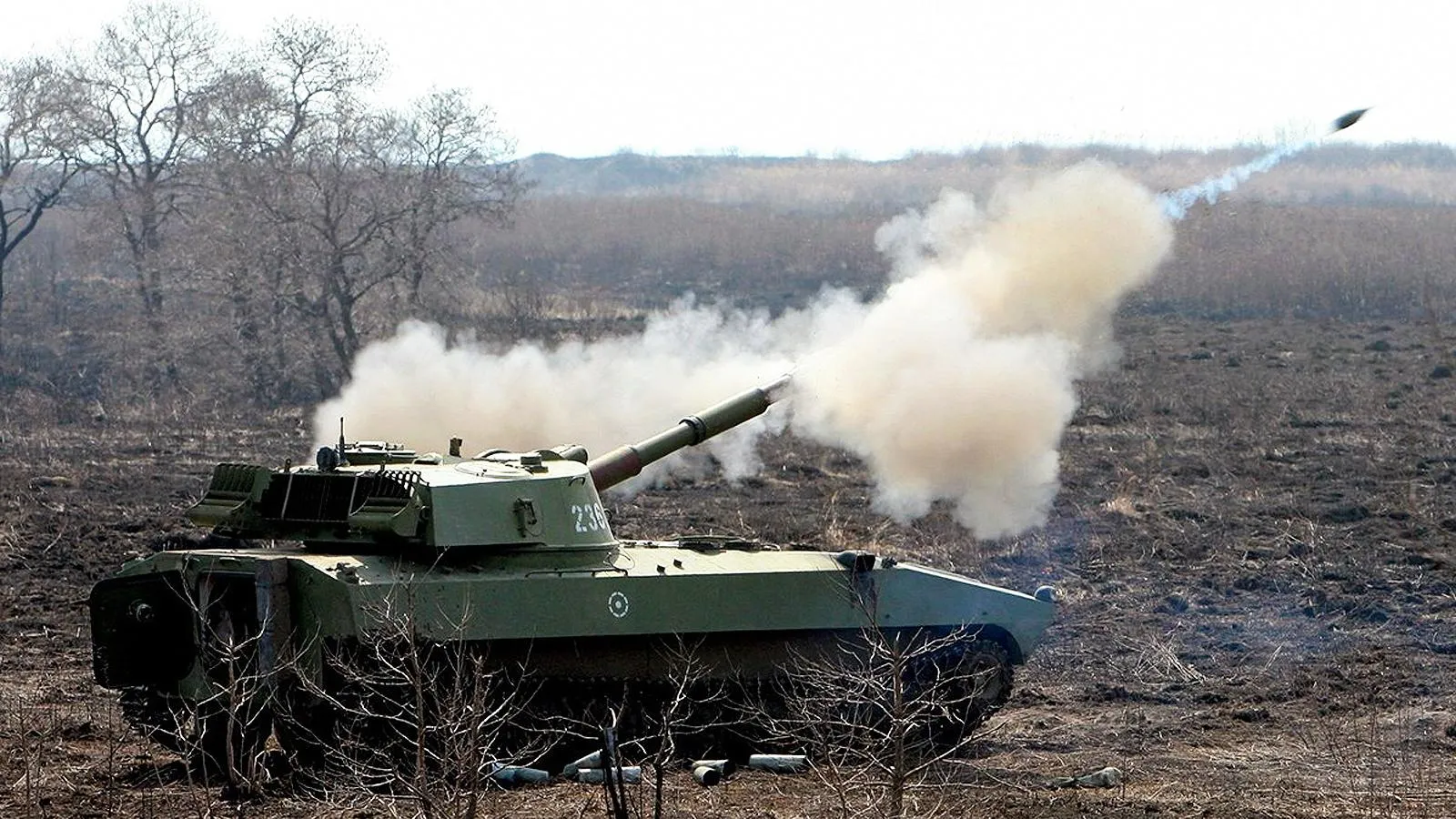 Самоходная гаубица 2С1 «Гвоздика» на полигоне, 10 мая 2019 года. MOD Russia