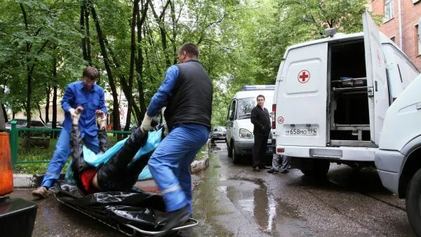 В Москве на приеме у врача мужчина выбросился из окна