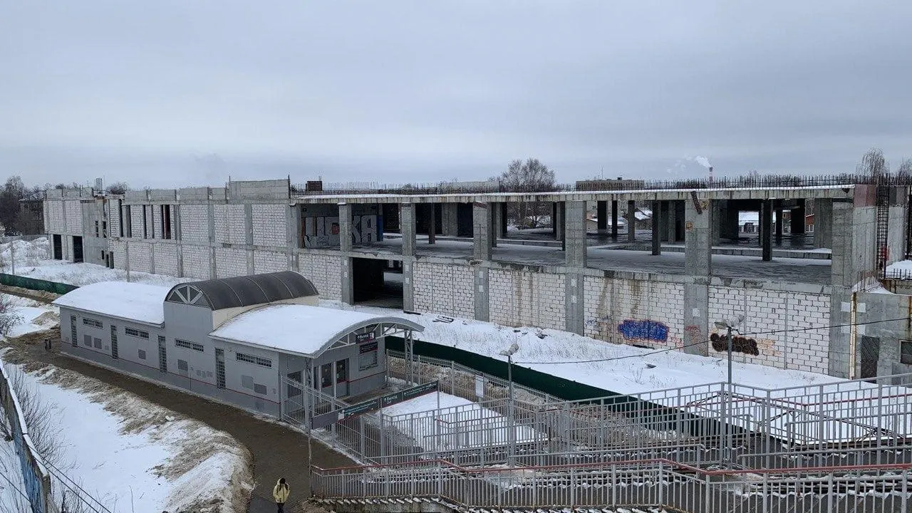 В Павловском Посаде на месте снесенного недостроенного ТЦ обустроят пешеходную зону и парковку