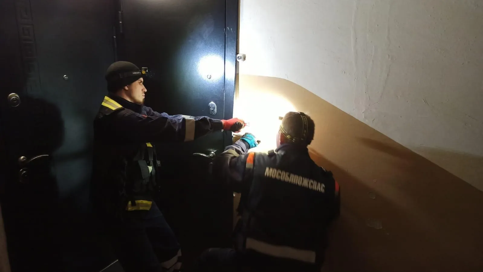 Спасатели освободили 14-летнего подростка из запертой квартиры в Сергиевом Посаде