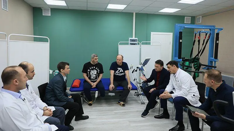 Пациенты Центра экзопротезирования в Видном рассказали Андрею Воробьеву, как им помогают