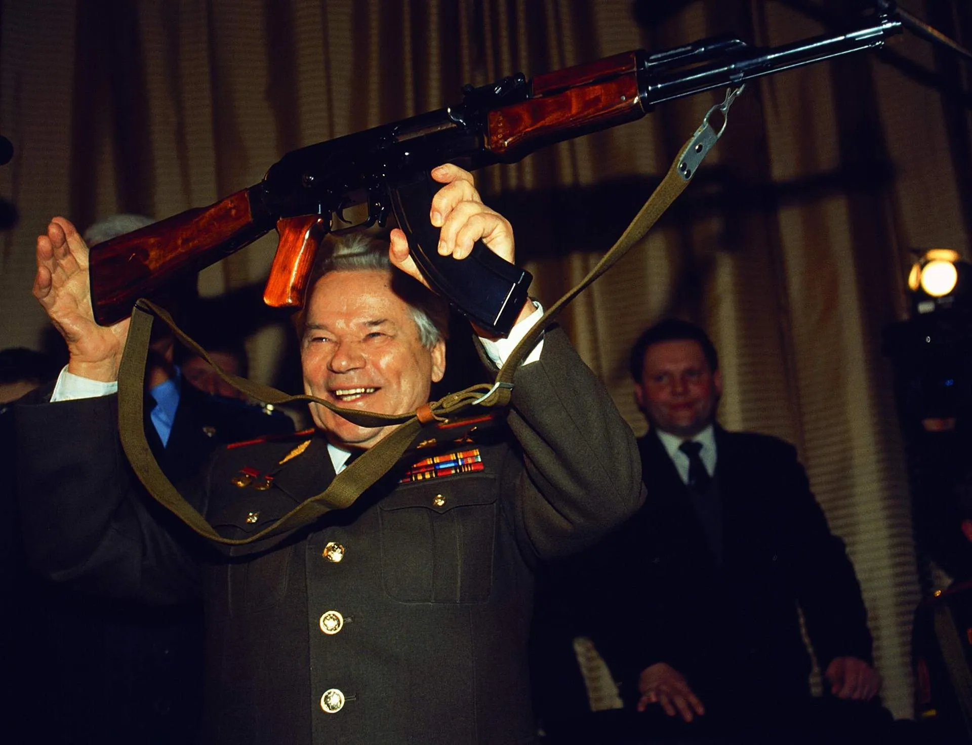 Viktor Chernov/Russian Look