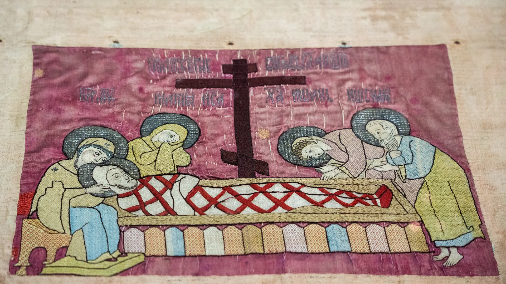 Стоит ли звонить нотариусу и в ритуальные услуги? Стало известно, почему снится закрытый гроб