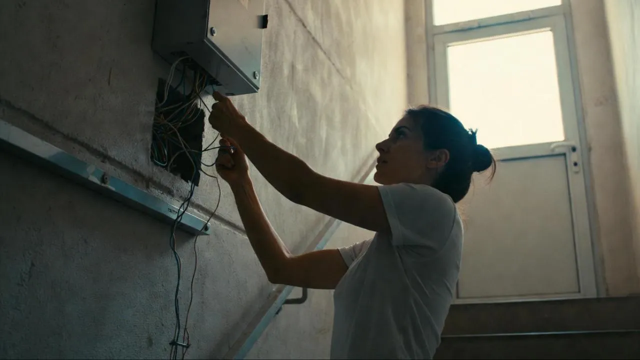 Семья отключила свет пенсионерке, воспользовавшейся «схемой Долиной»