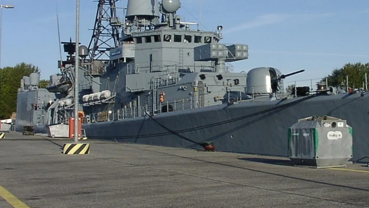 Выход в море модернизированного российского крейсера «Адмирал Нахимов» отложили из-за ремонта