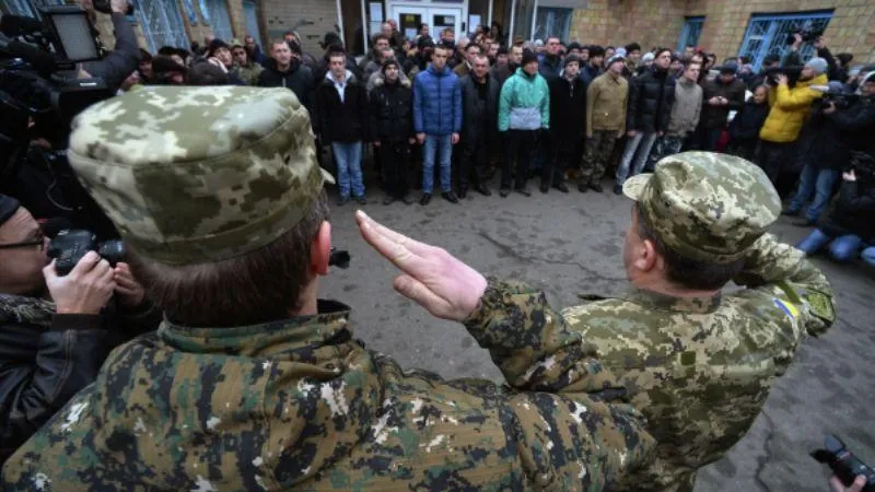 Сотрудников украинских военкоматов отправили на фронт за невыполнение плана мобилизации