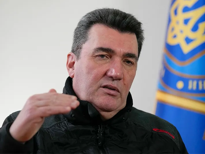 Планы Украины в противостоянии с Россией расходятся с планами НАТО - политолог