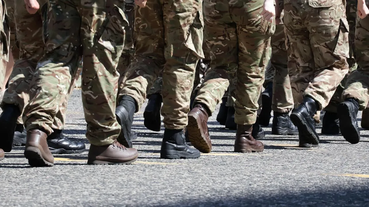 «Ведут украинских военнопленных»: известная экстрасенс четко увидела дату окончания СВО