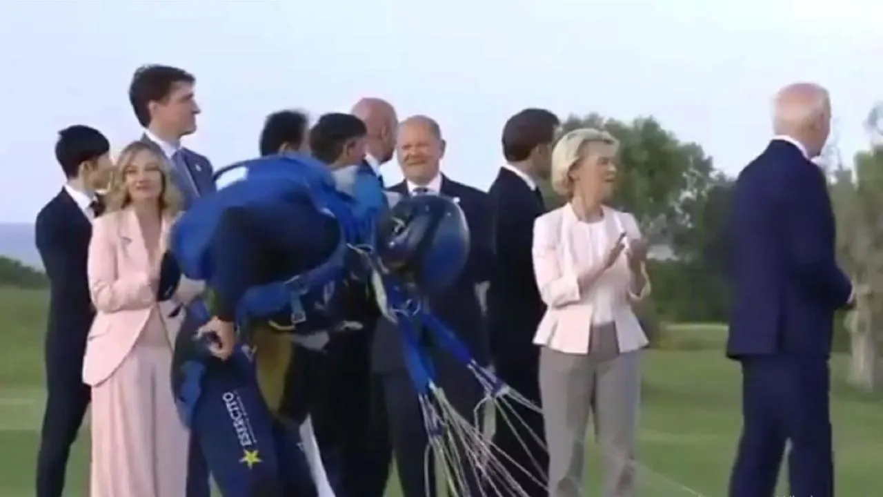 Байден «потерялся» во время саммита G7