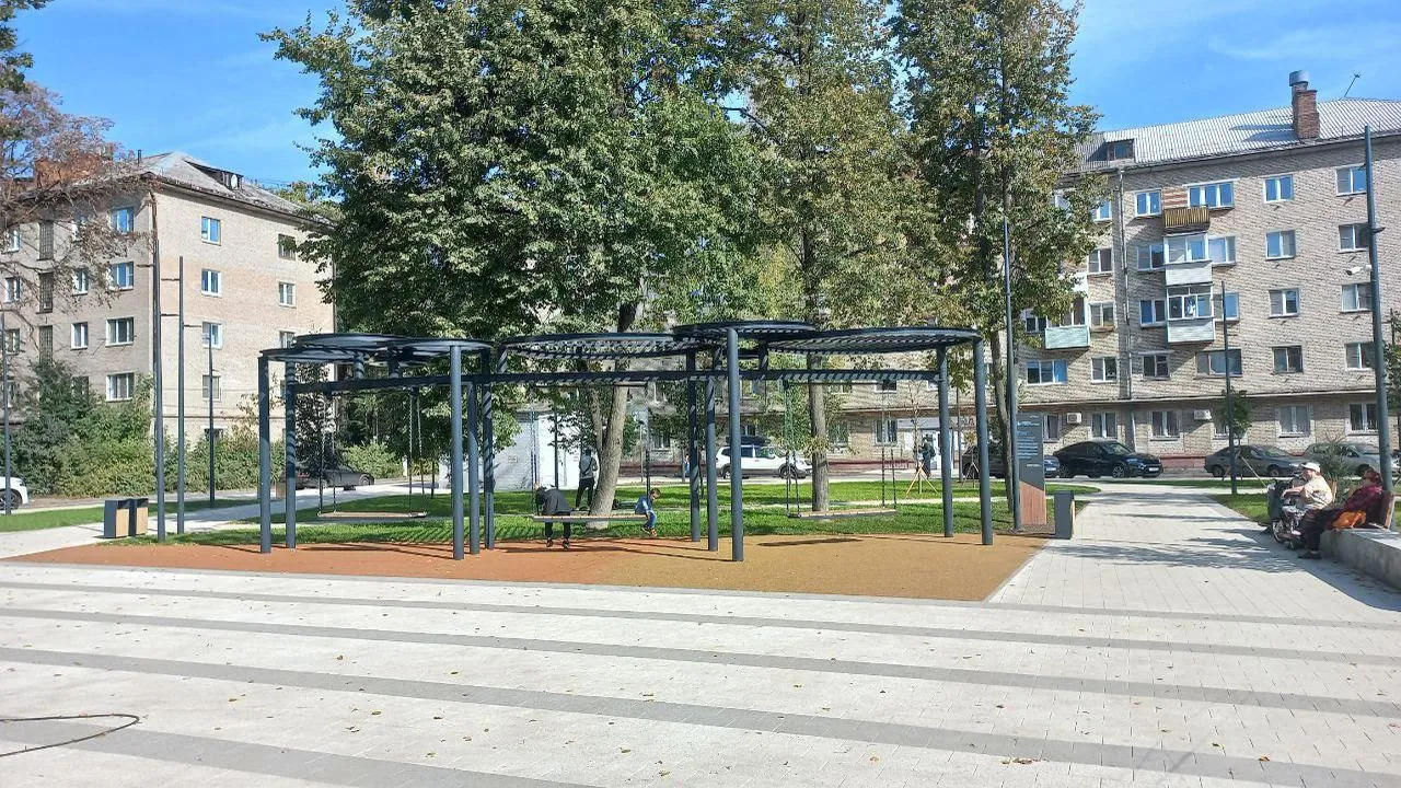 Сквер у дома 11 по проспекту Ленина. Фото: Олег Книжник
