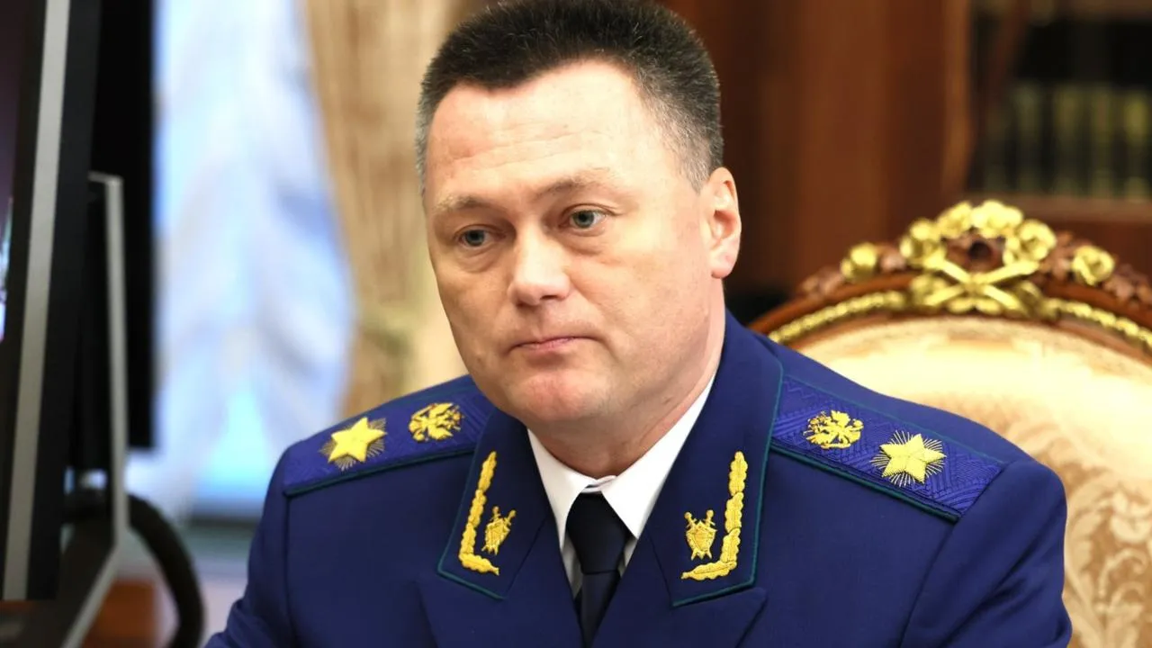 Краснов призвал прокуроров оперативно решать вопросы по мерам поддержки семьям участников СВО