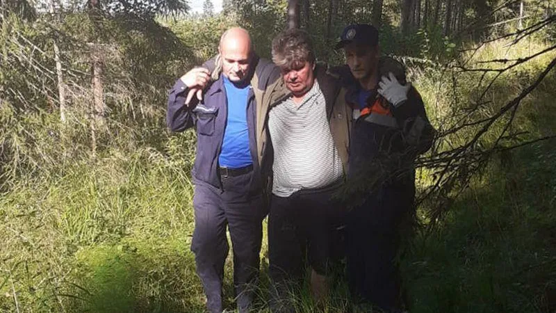 Спасатели в Рузе вывели из леса мужчину с травмой ноги