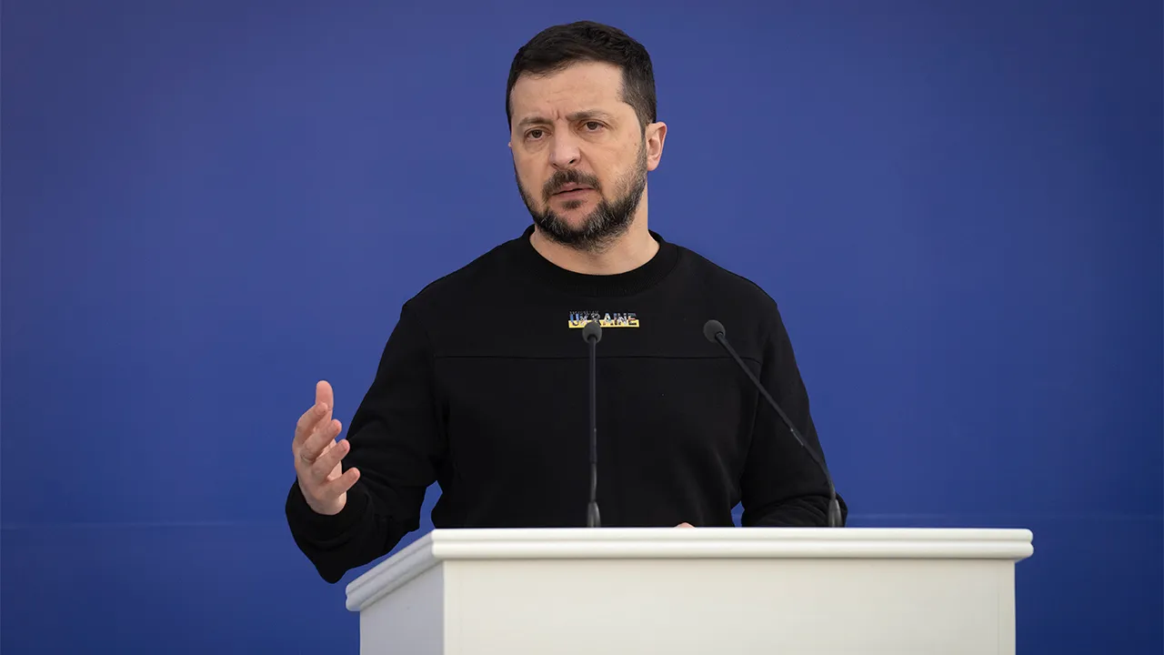 Политолог Гуреев: Запад не позволит Зеленскому даже заикнуться о переговорах с Россией