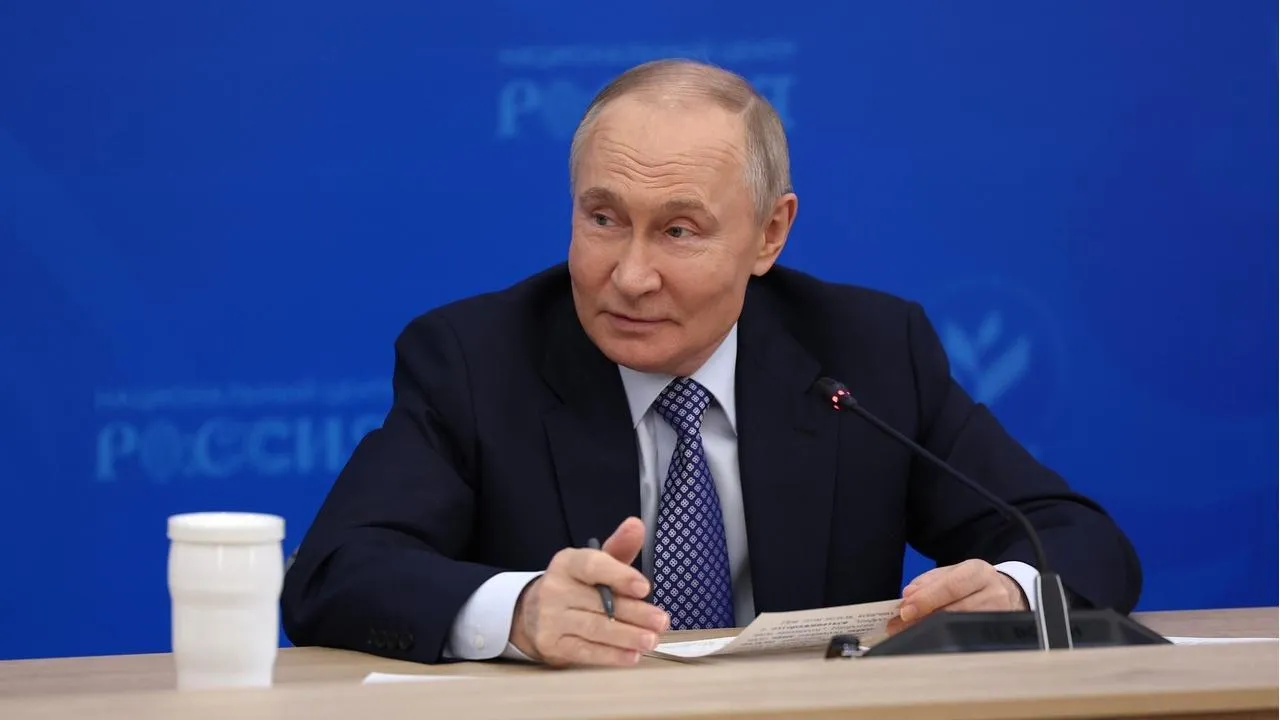 Путин в Кремле провел встречу с патриархом Сербским