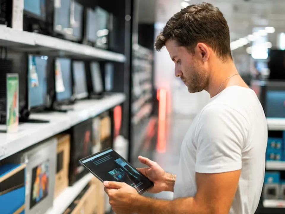 «Ужесточение условий»: экономист заявил, что в России подорожает электроника