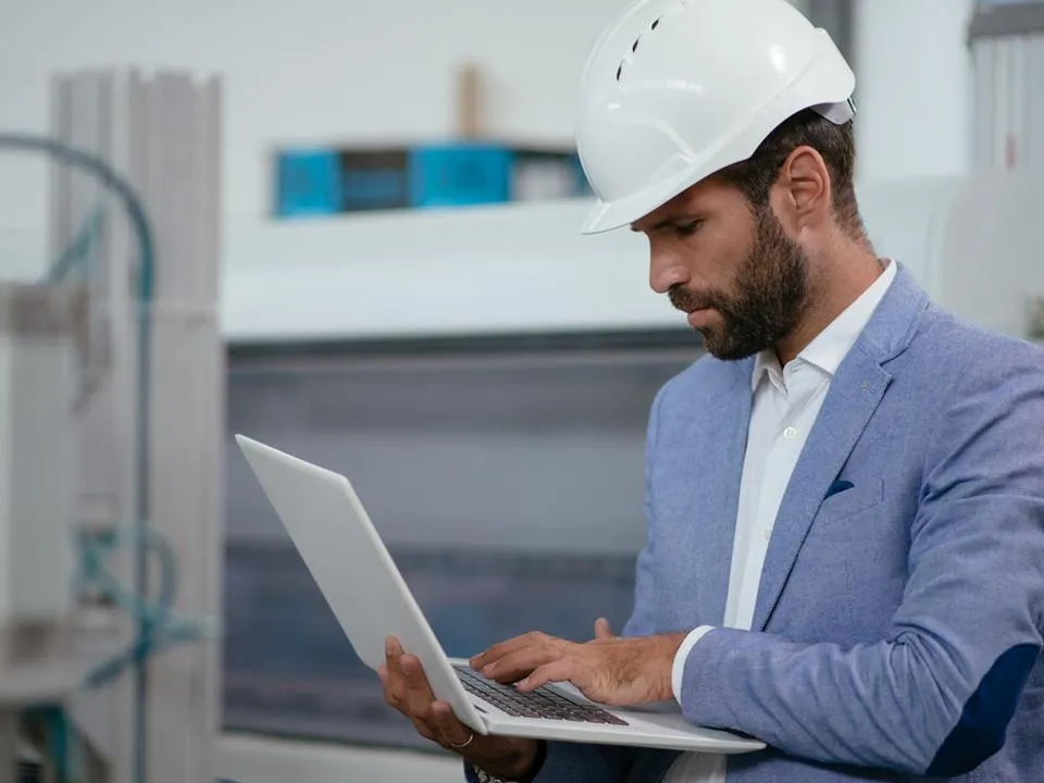 Это не программисты: самой высокооплачиваемой профессией на «удаленке» в Москве стали инженеры