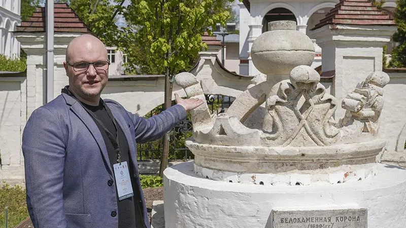 В Вяземах отреставрировали уникальную корону, снятую с Преображенского храма в середине XX века