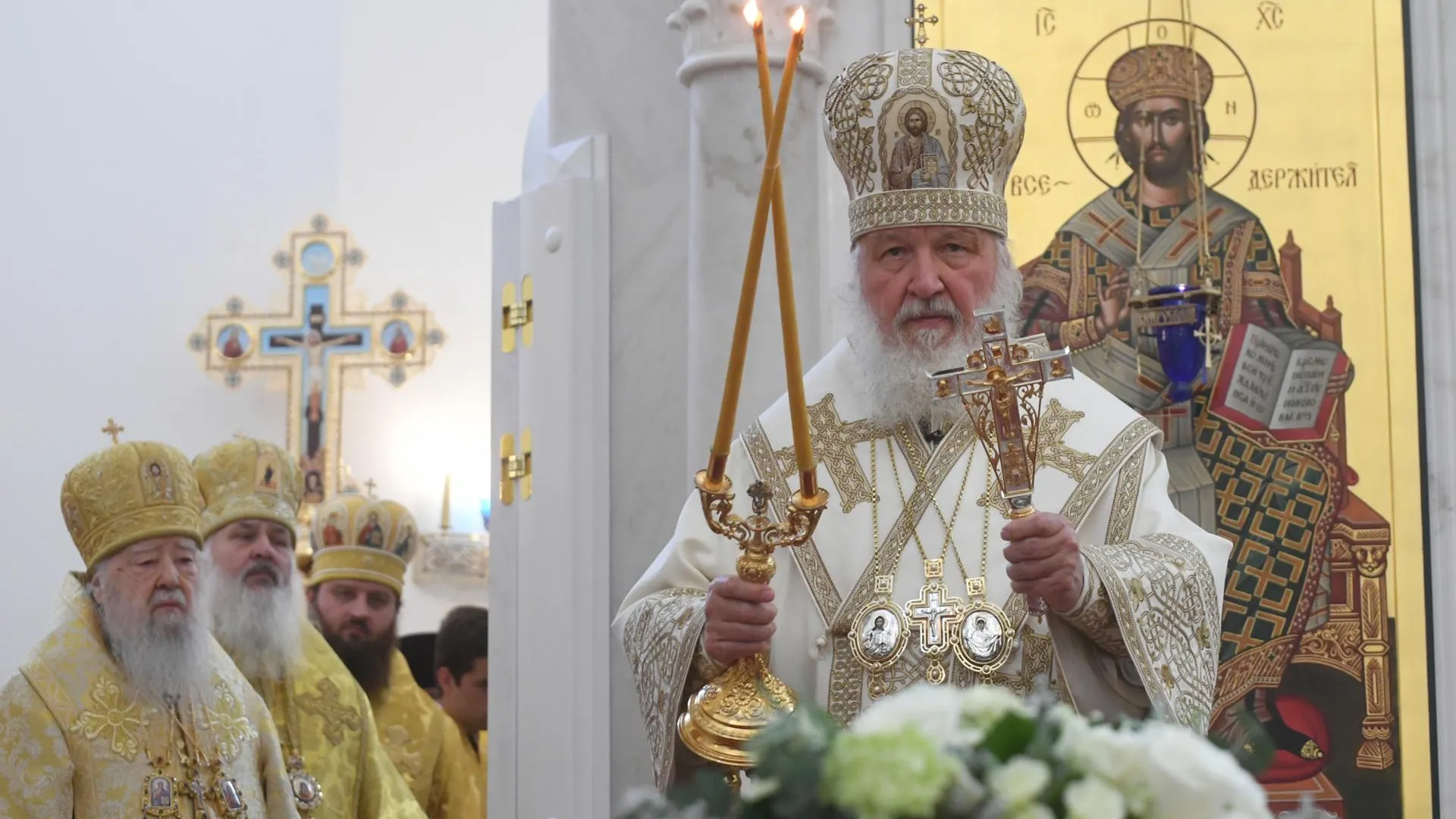 Юрист Соловьев считает пиар-акцией письмо певца Шарлота патриарху Кириллу