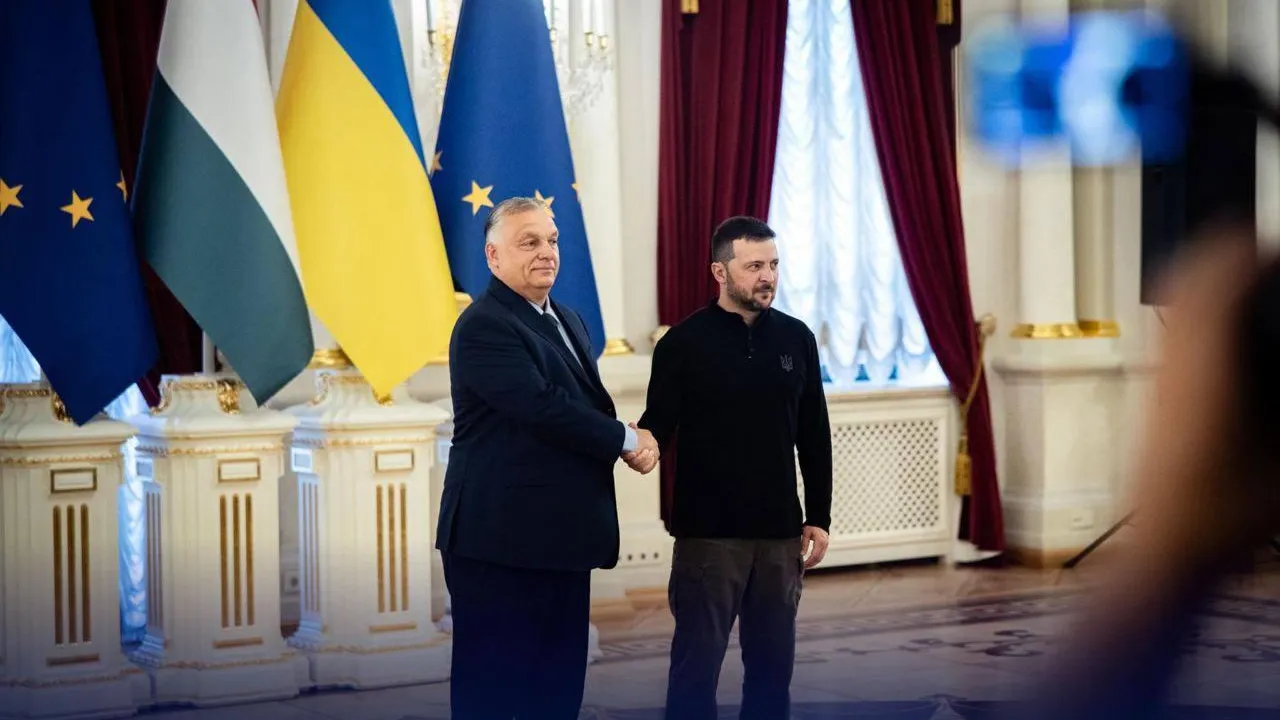 Политолог Леруа подчеркнул независимость политики Орбана от Евросоюза