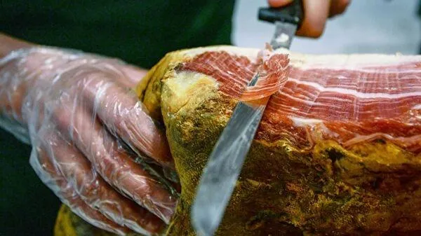 Эксперты рассказали, когда искусственное мясо появится на прилавках магазинов