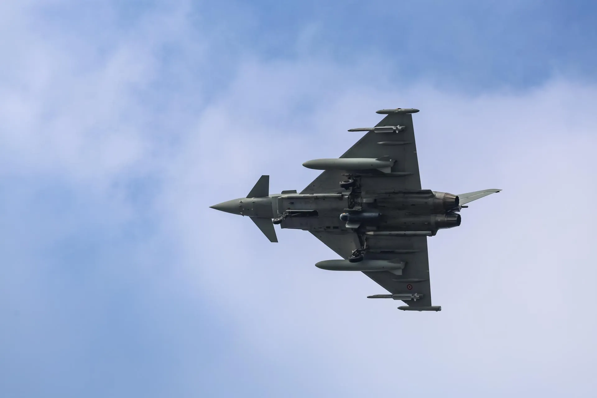 Военный самолет Eurofighter Typhoon от Airbus