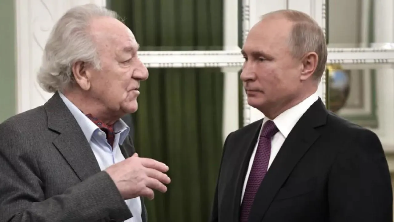 Путин провел телефонный разговор с дирижером Темиркановым