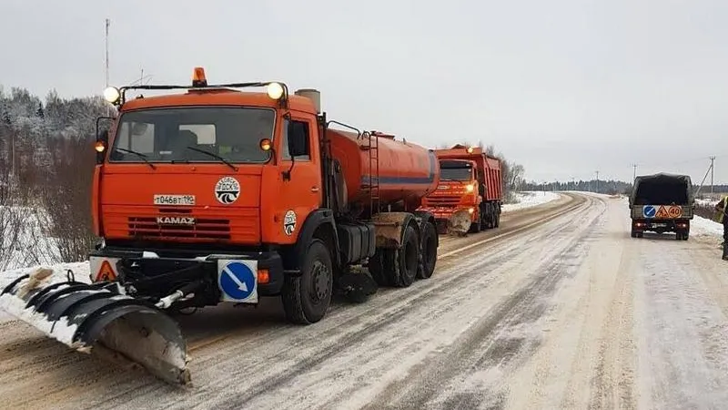 Подмосковные дорожники обработали 95% региональных трасс за сутки