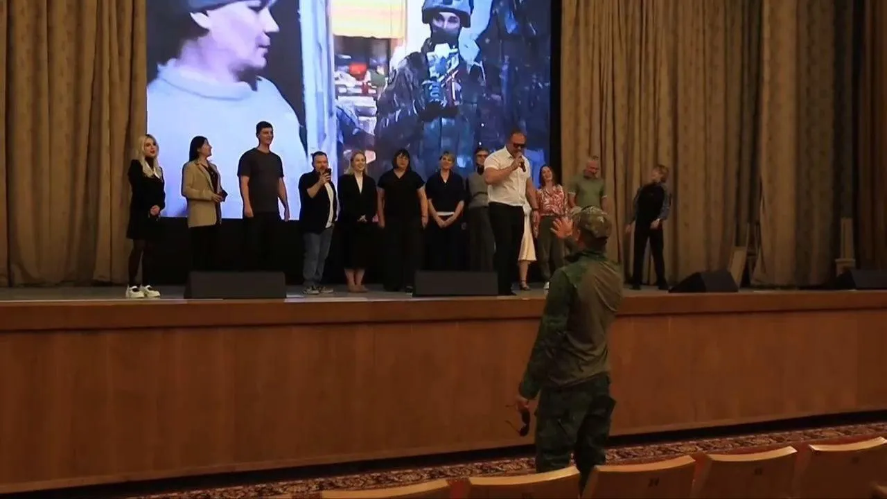 Пресс-служба администрации Подольска встретила коллегу — участника СВО песней