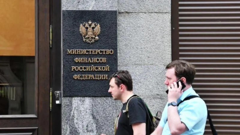 Экономист Денис Ракша считает, что Россия может без опасений увеличивать госдолг