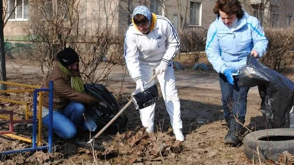 Более 370 человек вышли на субботник в Лосино-Петровском