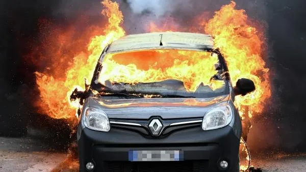 Поджигателя авто разыскивают в Домодедово 