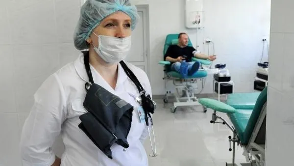 Более 2,7 тыс врачей получают «губернаторскую доплату» в Подмосковье