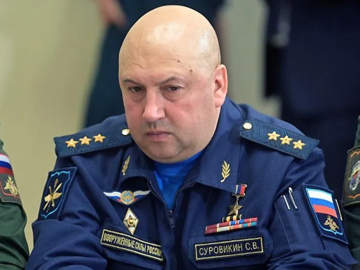 Генерал Суровикин успешно справляется с задачами СВО — мнение политолога