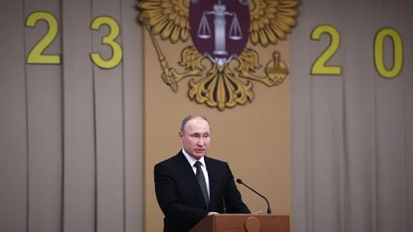 Путин прокомментировал идею ввести новую меру наказания для судей