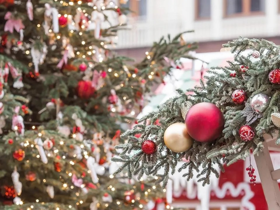 Это не Москва: в каком из российских городов потратили больше всего на украшение к Новому году 2026