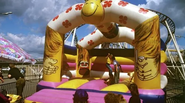 В Петербурге девочка получила серьезную травму в батутном парке