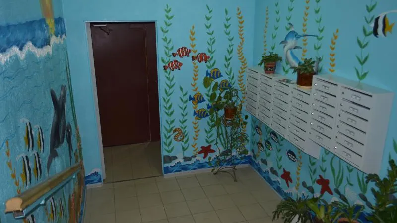 Морские обитатели, птицы и богатыри поселились в подъездах Балашихи
