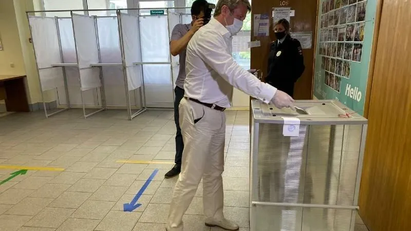 Олег Рожнов проголосовал по поправкам в Конституцию в Краснознаменске