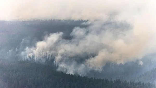 Якутия в огне: из-за сильной задымленности задерживаются рейсы