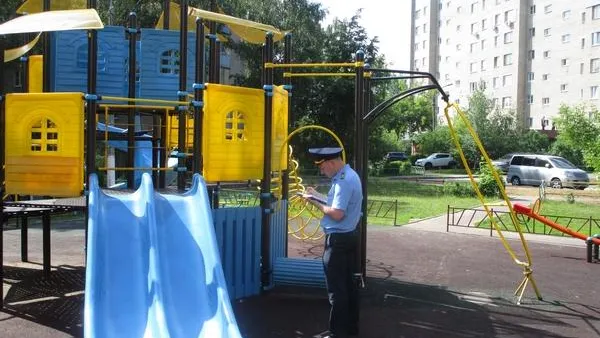 Компанию в Люберцах заставили отремонтировать детскую площадку