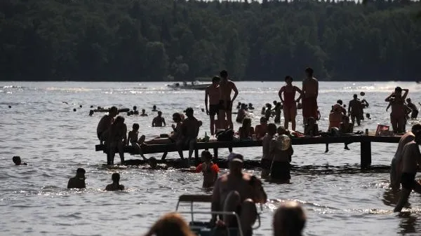 Температура воды в столичном регионе будет комфортной до середины августа