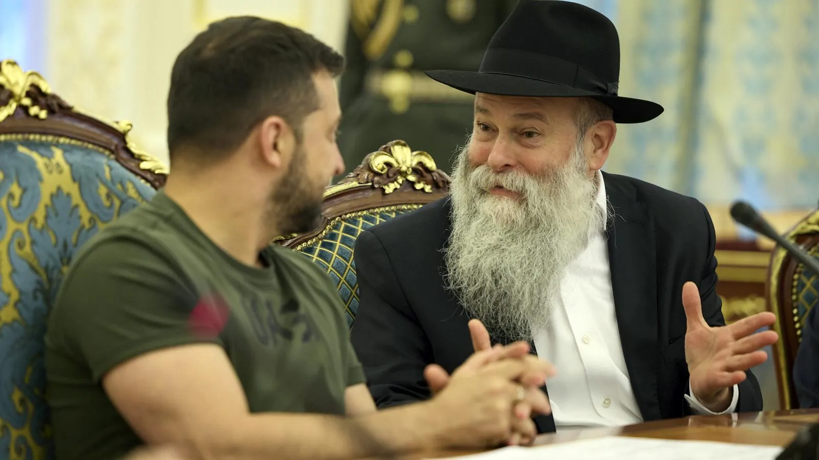 Президент Украины Владимир Зеленский с главным раввином Днепра Шмуэлем Каминецким, Мариинский дворец, Киев, Украина, 14 сентября 2023 года. Ukraine Presidency/Ukrainian Pre