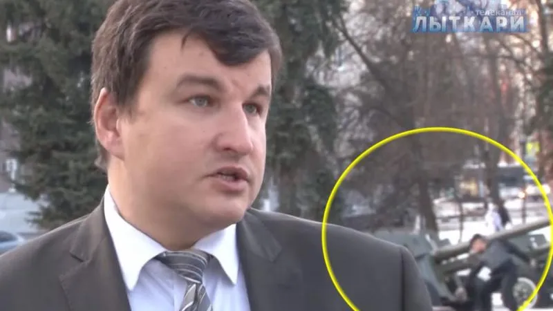 Несколько человек поскользнулись на льду, пока замглавы Лыткарина рассказывал журналистам о благоустройстве