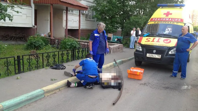 «Подмосковье сегодня» выяснило подробности гибели жителя Одинцова от упавшего на него обрезка трубы